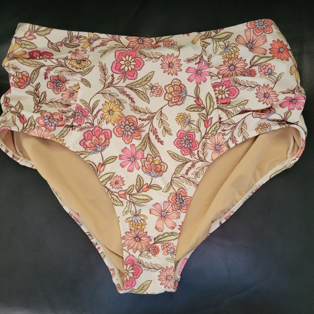 Old Navy Swim Bottoms size XL - NWOT/Floral Pattern Briefs